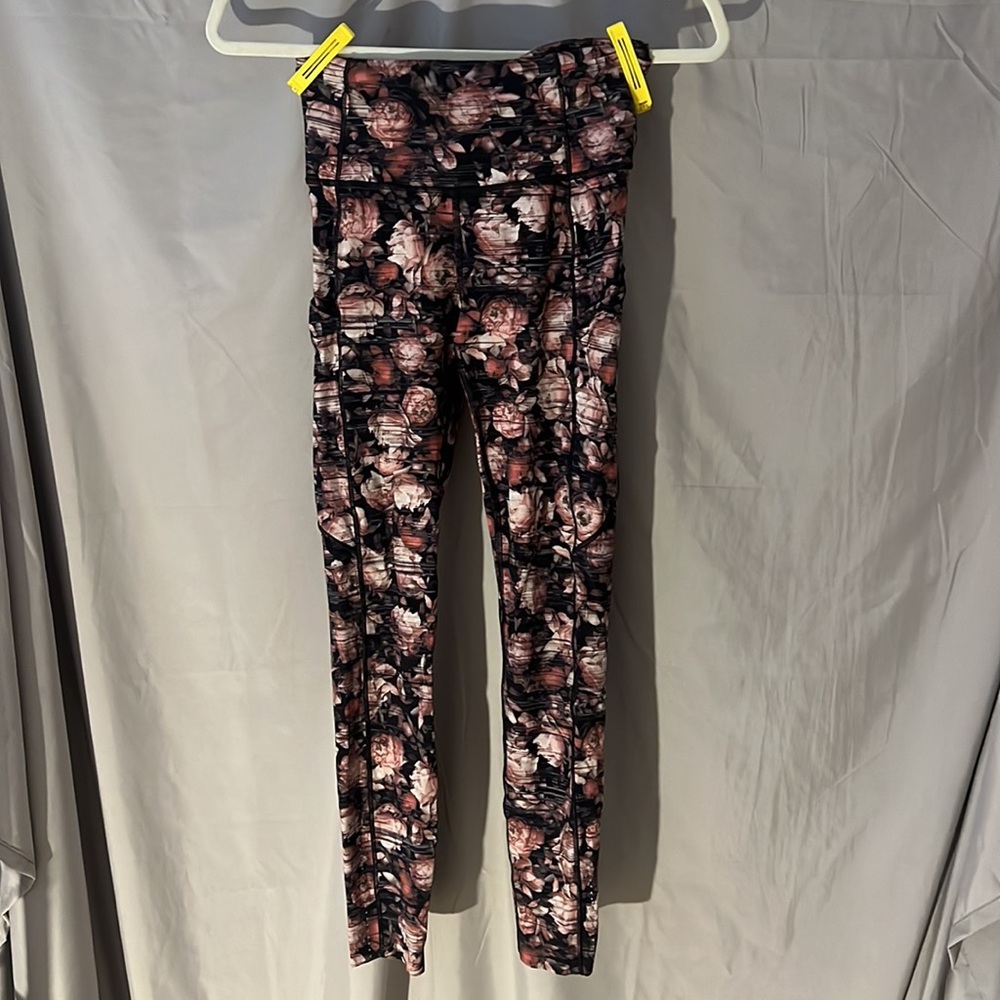 Lululemon fast and free 7/8 tights flower print